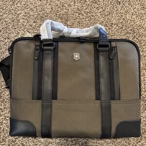 Victorinox Lasalle 13in Lexicon Professional Olive Laptop Tablet Brief NWT